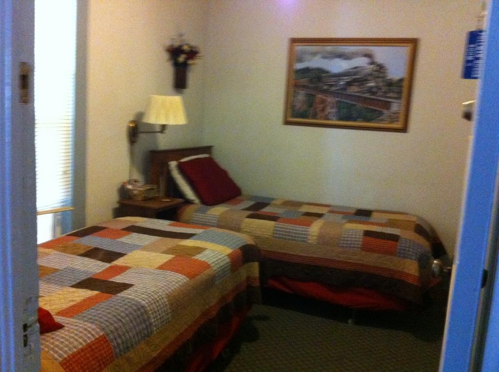 Pullman House Inn Portola Cameră foto